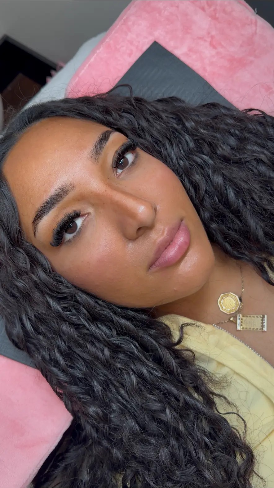 Dramatic volume lash extensions